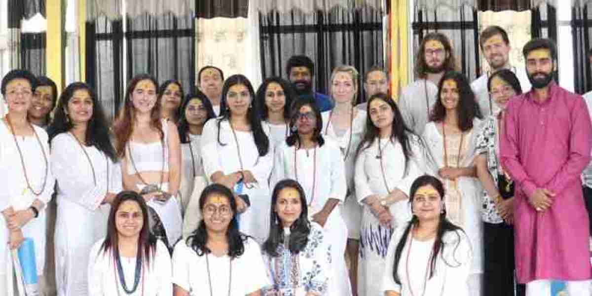 The Benefits of Completing Both 200-Hour and 500-Hour Yoga Teacher Training in Rishikesh