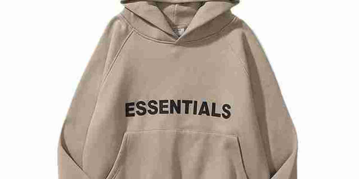Essentials Hoodie – Classic Comfort, Everyday Style