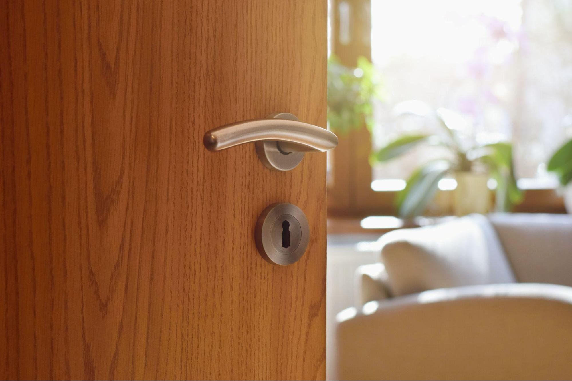 An Digital Lock’s Tips On Choosing Between A Wooden & Fire-Rated Door