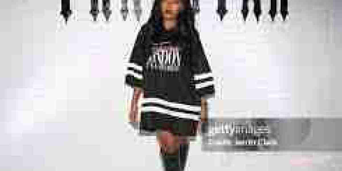 Classic Hoodie Outfits for the Modern Lifestyle