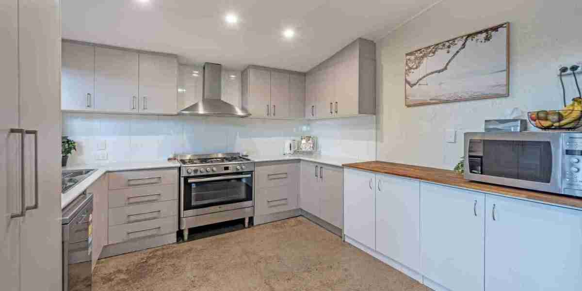 Finding Your Perfect Family Home in 4670 with Scott Wade